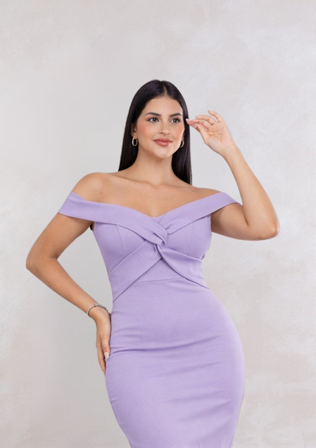 Vestido Luana - Silueta ceñida midi en tela stretch